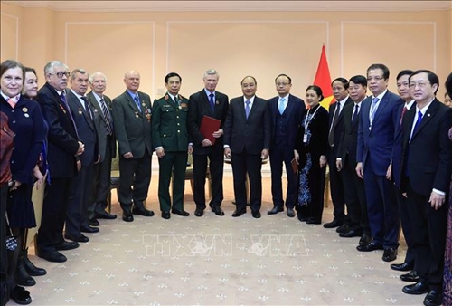 Chủ tịch nước Nguyễn Xuân Phúc gặp gỡ Hội hữu nghị Nga - Việt và Hội Cựu chiến binh Nga thời chiến tranh tại Việt Nam
